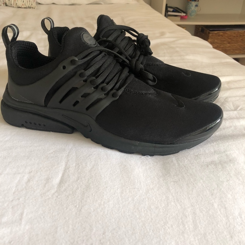 BRAND NEW nike prestos all black